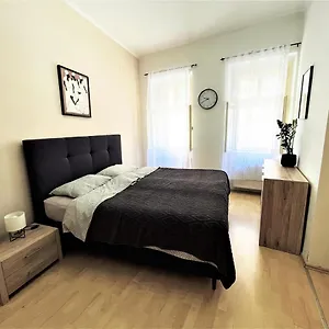 Viktorija Center , Lubiana Slovenia