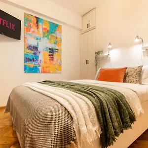 2br At Piata Natiunilor Unite: Perfect For Center , Bucarest Romania
